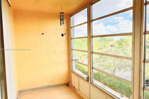 Copropriété à vendre à North Lauderdale, Floride: 1 chambre, 75.25 m2 № 1979391 - photo 8