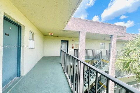Copropriété à vendre à North Lauderdale, Floride: 1 chambre, 75.25 m2 № 1979391 - photo 4