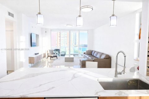 Купить кондоминиум в Авентура, Флорида 2 спальни, 160.72м2, № 1997626 - фото 3