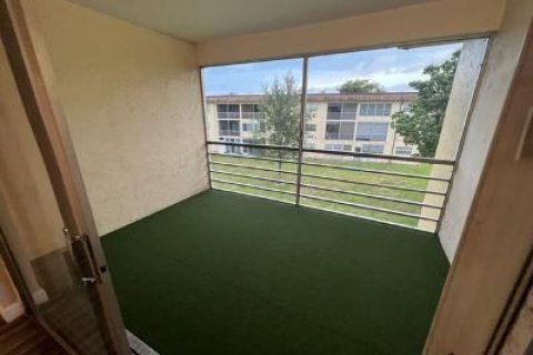 Condo in Deerfield Beach, Florida, 1 bedroom № 2252216 - photo 9