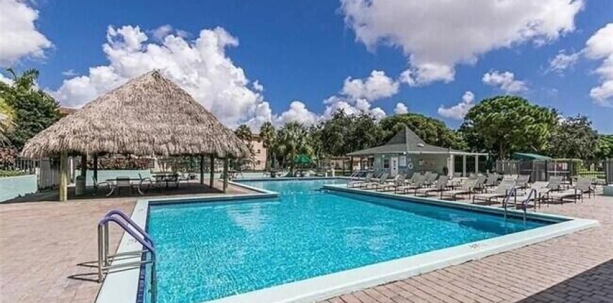 Condo in Deerfield Beach, Florida, 1 bedroom № 2252216