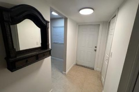 Condo in Deerfield Beach, Florida, 1 bedroom № 2252216 - photo 10
