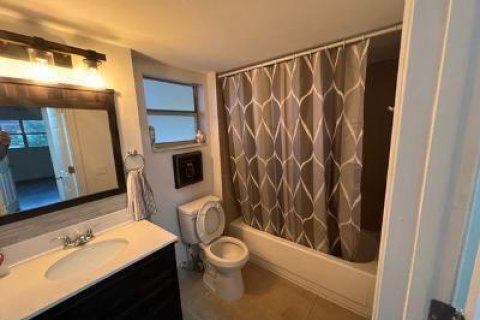 Condo in Deerfield Beach, Florida, 1 bedroom № 2252216 - photo 7