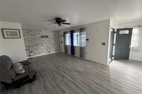 Villa ou maison à vendre à Sun City Center, Floride: 2 chambres, 142.42 m2 № 2390850 - photo 2