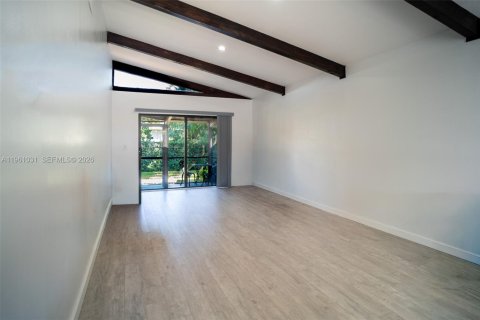 Villa ou maison à louer à Hollywood, Floride: 2 chambres, 89.19 m2 № 2023671 - photo 9