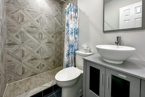 Villa ou maison à louer à Hollywood, Floride: 2 chambres, 89.19 m2 № 2023671 - photo 10