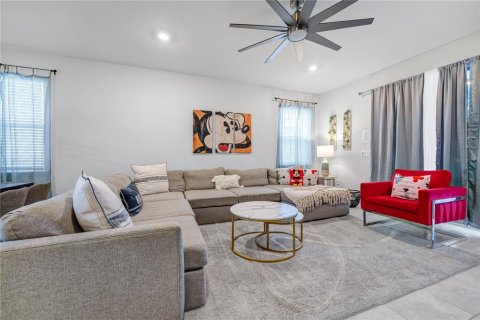 Casa en venta en Davenport, Florida, 6 dormitorios, 289.2 m2 № 2205313 - foto 7