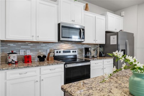 Casa en venta en Davenport, Florida, 6 dormitorios, 289.2 m2 № 2205313 - foto 13