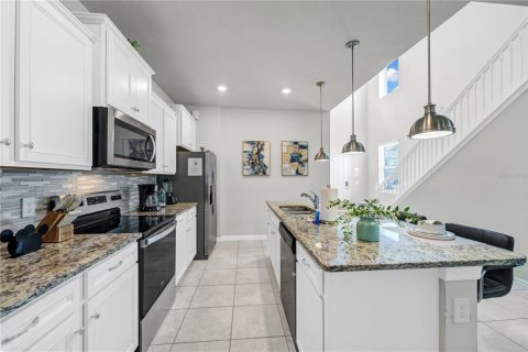 Casa en venta en Davenport, Florida, 6 dormitorios, 289.2 m2 № 2205313 - foto 14
