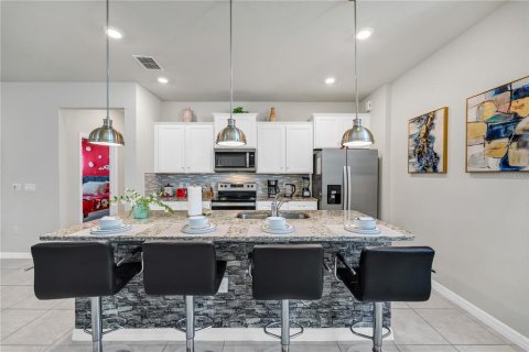 Casa en venta en Davenport, Florida, 6 dormitorios, 289.2 m2 № 2205313 - foto 12