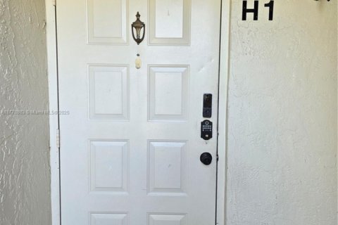 Condo in Palm City, Florida, 3 bedrooms  № 1698212 - photo 4