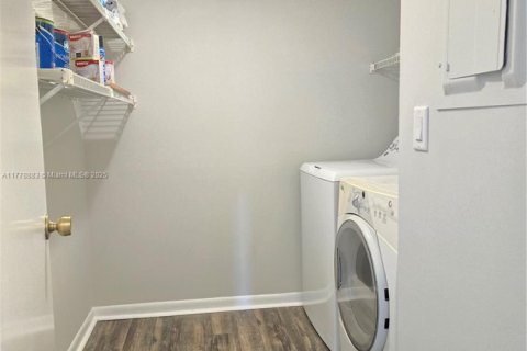 Condo in Palm City, Florida, 3 bedrooms  № 1698212 - photo 13
