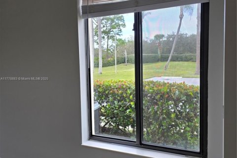 Condo in Palm City, Florida, 3 bedrooms  № 1698212 - photo 25