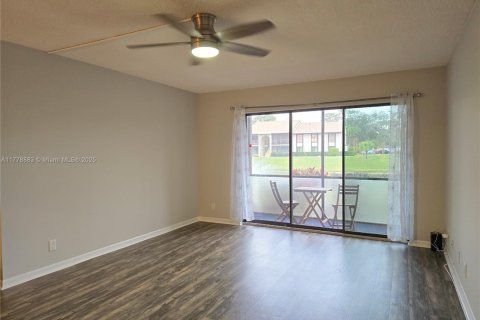 Condo in Palm City, Florida, 3 bedrooms  № 1698212 - photo 7