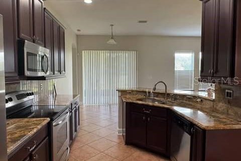 Villa ou maison à louer à Wesley Chapel, Floride: 4 chambres, 249.72 m2 № 1773086 - photo 6