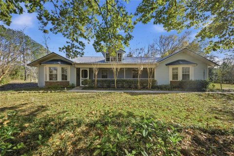 House in Alachua, Florida 4 bedrooms, 215.9 sq.m. № 2141246
