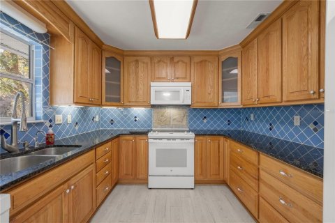 Casa en venta en Alachua, Florida, 4 dormitorios, 215.9 m2 № 2141246 - foto 18