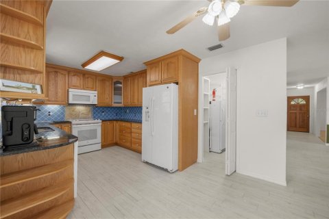 Casa en venta en Alachua, Florida, 4 dormitorios, 215.9 m2 № 2141246 - foto 17