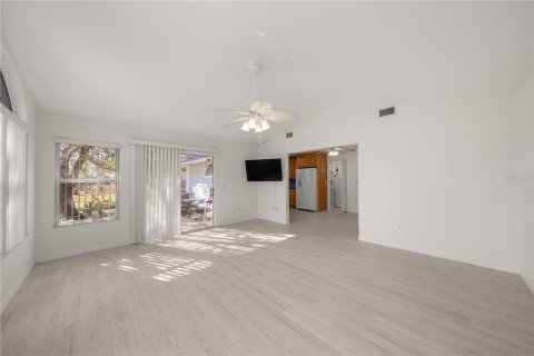 Casa en venta en Alachua, Florida, 4 dormitorios, 215.9 m2 № 2141246 - foto 21