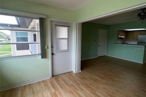 Condo in New Port Richey, Florida, 3 bedrooms  № 1849668 - photo 15