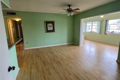 Condo in New Port Richey, Florida, 3 bedrooms  № 1849668 - photo 6