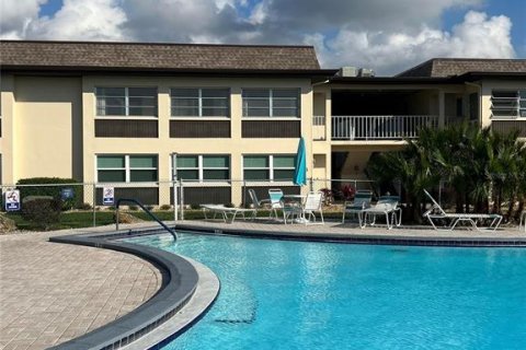 Condo in New Port Richey, Florida, 3 bedrooms  № 1849668 - photo 5