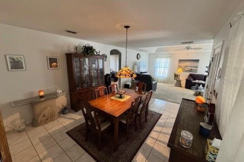 House in Ocala, Florida 3 bedrooms, 155.8 sq.m. № 2142797 - photo 8