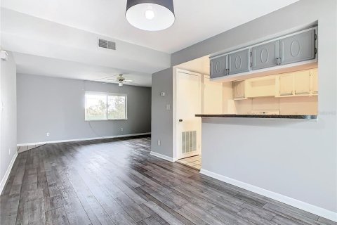Condo in Lakeland, Florida, 1 bedroom  № 1716742 - photo 8