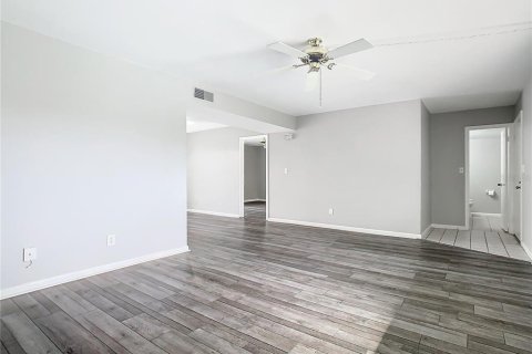 Condo in Lakeland, Florida, 1 bedroom  № 1716742 - photo 6