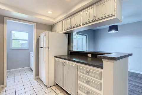 Condo in Lakeland, Florida, 1 bedroom  № 1716742 - photo 12