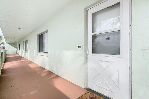 Condo in Lakeland, Florida, 1 bedroom  № 1716742 - photo 4