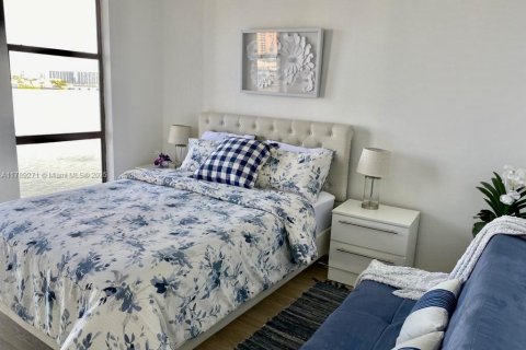 Condo in Sunny Isles Beach, Florida, 2 bedrooms  № 1729068 - photo 13
