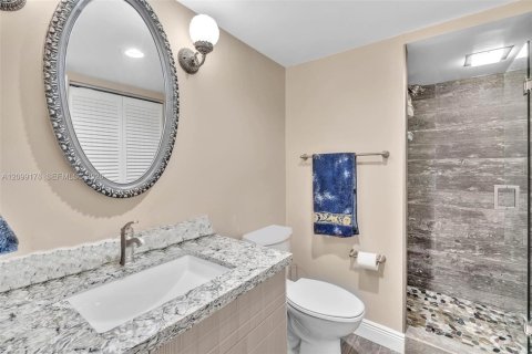Condo in Hallandale Beach, Florida, 1 bedroom  № 2402293 - photo 8