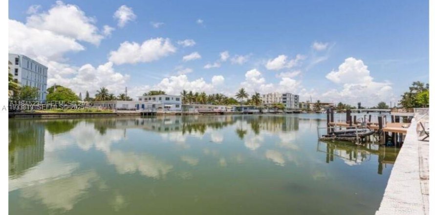 Студия в Майами-Бич, Флорида № 1992068