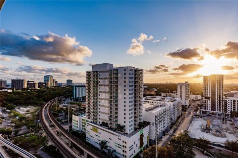 Copropriété à vendre à Miami, Floride: 2 chambres, 102.94 m2 № 1735990 - photo 2
