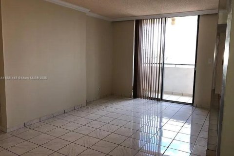 Condo in Miami, Florida, 1 bedroom  № 1784089 - photo 9