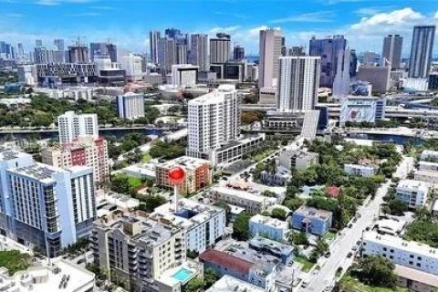 Condo in Miami, Florida, 1 bedroom  № 1784089 - photo 2