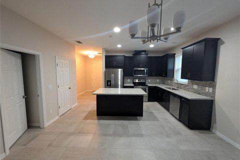 House in DeLand, Florida 3 bedrooms, 166.11 sq.m. № 2238223 - photo 8