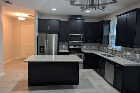 House in DeLand, Florida 3 bedrooms, 166.11 sq.m. № 2238223 - photo 9
