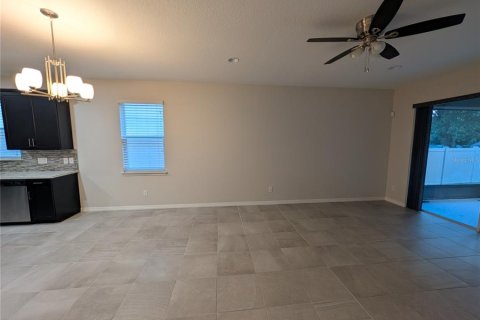House in DeLand, Florida 3 bedrooms, 166.11 sq.m. № 2238223 - photo 14
