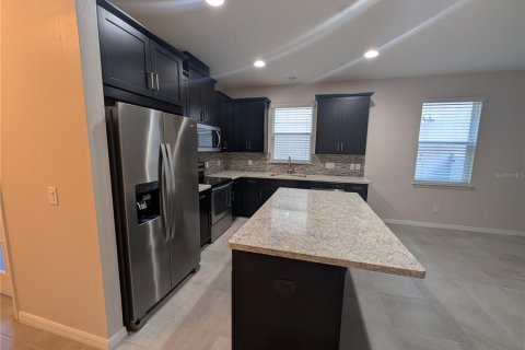 House in DeLand, Florida 3 bedrooms, 166.11 sq.m. № 2238223 - photo 10