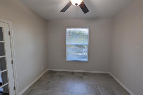 House in DeLand, Florida 3 bedrooms, 166.11 sq.m. № 2238223 - photo 5