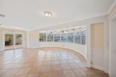 Villa ou maison à vendre à Saint Petersburg, Floride: 3 chambres, 204.94 m2 № 1916257 - photo 12
