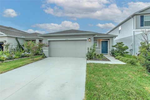 House in Spring Hill, Florida 3 bedrooms, 139.35 sq.m. № 2215892