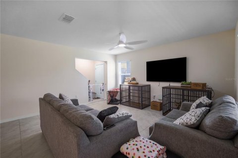 House in Mount Dora, Florida 4 bedrooms, 253.16 sq.m. № 1760329 - photo 13