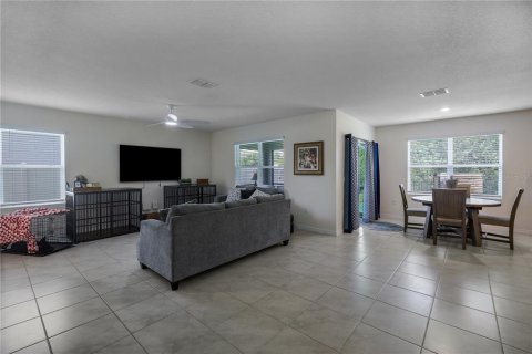 House in Mount Dora, Florida 4 bedrooms, 253.16 sq.m. № 1760329 - photo 12
