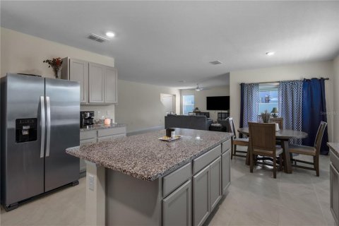 House in Mount Dora, Florida 4 bedrooms, 253.16 sq.m. № 1760329 - photo 11