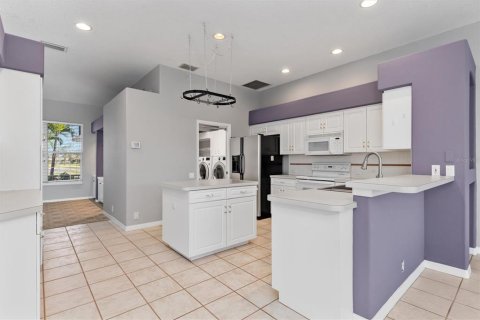 House in North Port, Florida 3 bedrooms, 222.69 sq.m. № 1572618 - photo 18