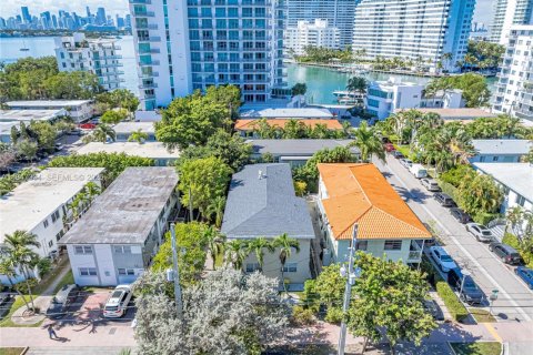 Commercial property in Miami Beach, Florida № 2003524 - photo 7