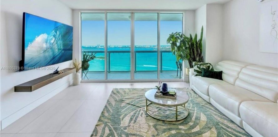 Condominio en Miami, Florida, 2 dormitorios № 1746171